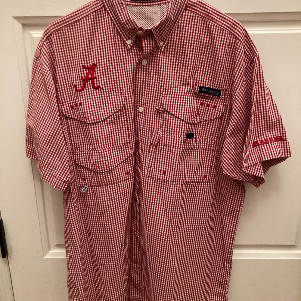 Columbia Men’s Red Alabama Short-Sleeve Button-Down Shirt with Embroidered Logo